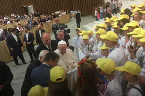 Климкин вручил Папе Римскому "Книгу добра", созданную украинскими детьми