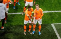 В борьбе против расизма футболисты Нидерландов показали красивый жест в матче отбора Евро-2020
