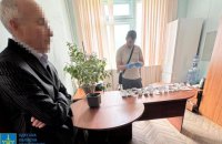 Посадовця Одеської міськради підозрюють у вимаганні 100 тис. гривень хабаря