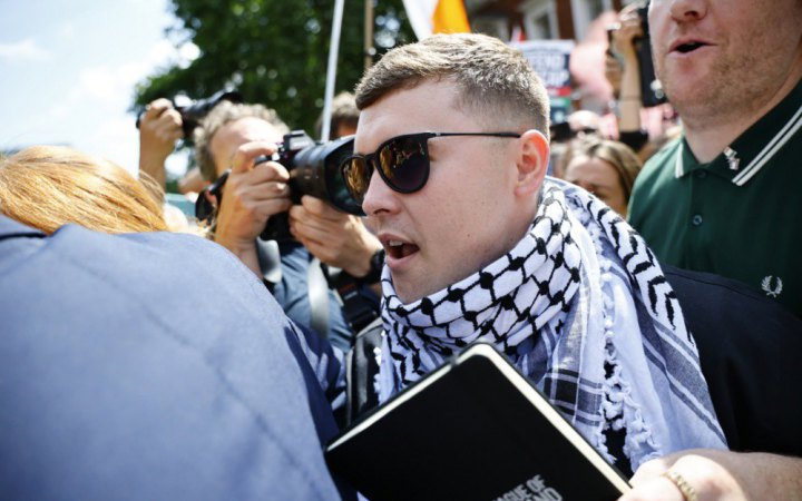 Ірландський хіп-хоп гурт на фестивалі обматюкав прем’єра Стамера через Ізраїль