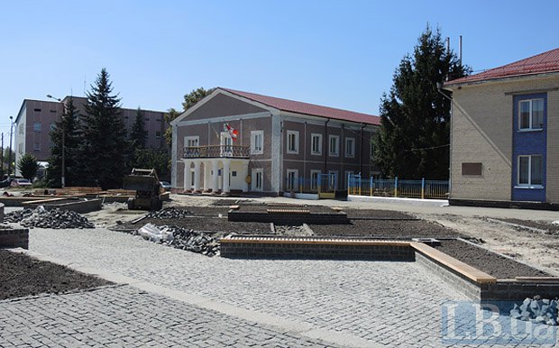 Центральна площа Ізяслава на реконструкції