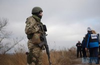 Окупанти сім разів обстріляли та намагалися дистанційно замінувати позиції ЗСУ на Донбасі
