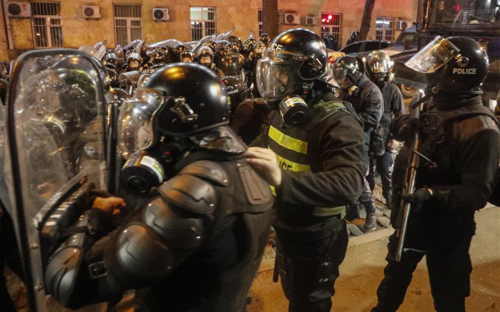 Грузинське МВС заявило, що відпустило більшість затриманих протестувальників