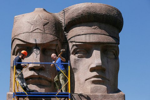 Власти Киева рассказали, где находятся декоммунизированные памятники