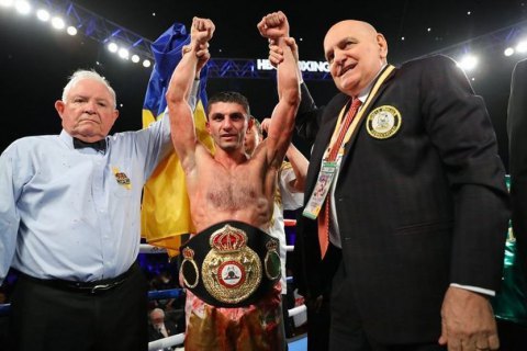 Украинец Далакян защитил титул чемпиона мира по версии WBA