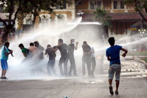 У Туреччині поліція застосувала водомети проти незадоволених результатами виборів