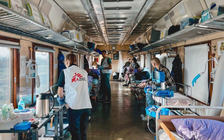 Із Херсона евакуювали 150 хворих, які перебувають у невідкладних станах