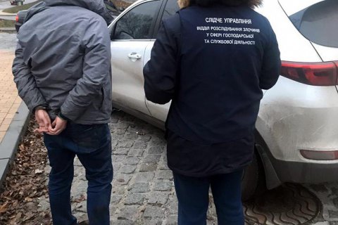 В Киеве работник Госэкоинспекции требовал взятку у бизнесмена 