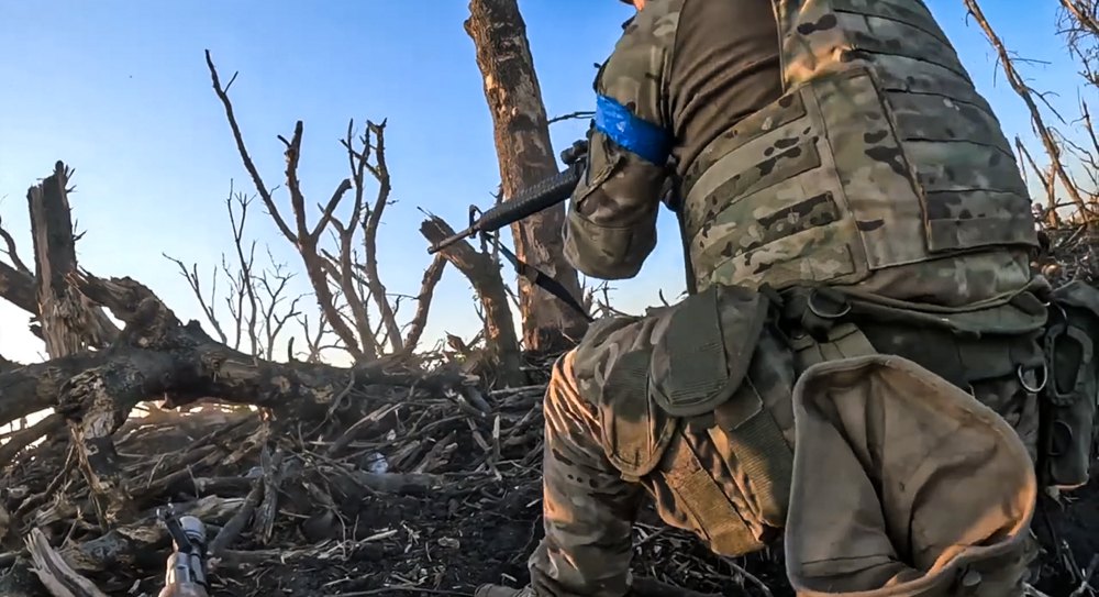 Кадр з фільму «2000 метрів до Андріївки».