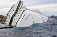 В крушении Costa Concordia помимо капитана обвиняются еще семь человек