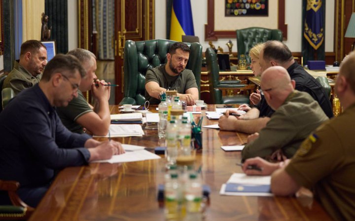 Зеленський зібрав представників парламенту й уряду, щоб підготувати реалізацію рішень саміту НАТО у Вільнюсі