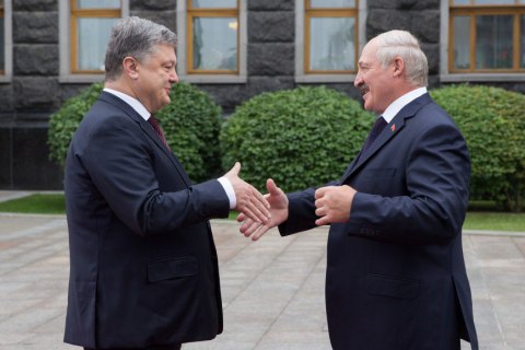 Порошенко і Лукашенко проводять переговори "тет-а-тет"