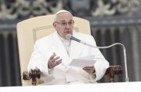 Папа Римский призвал мир отказаться от ядерного оружия