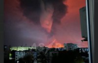 Унаслідок атаки безпілотників у російському Оренбурзі горить найбільший у світі газовий комплекс