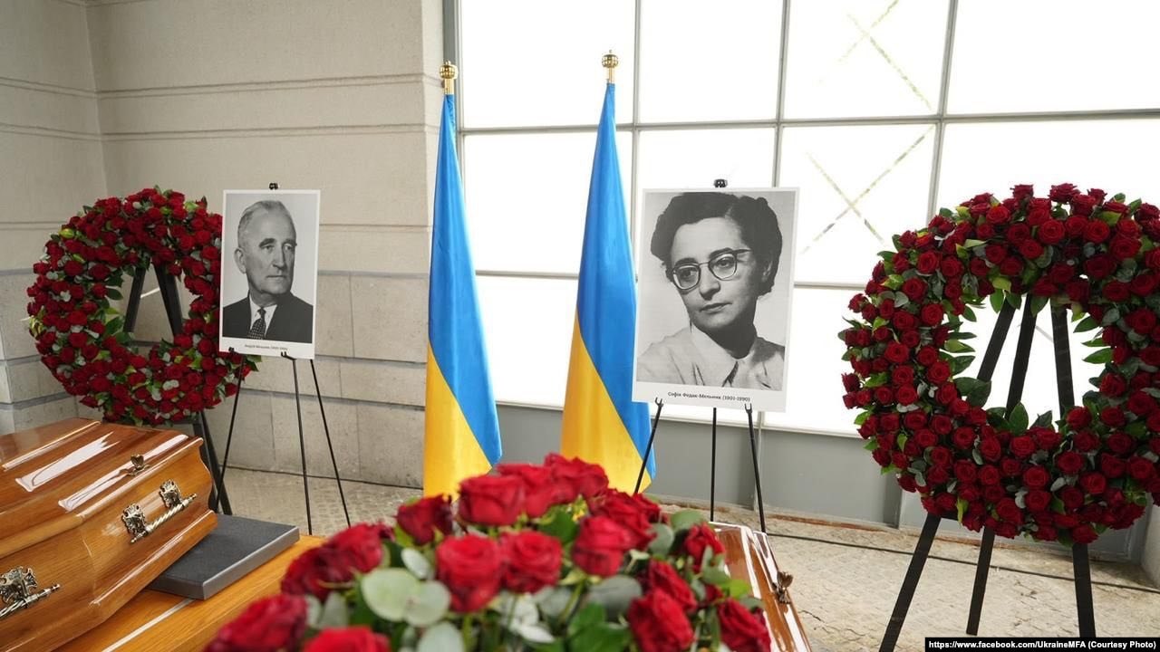 Під час перепоховання Андрія Мельника та його дружини Софії Федак-Мельник у Києві