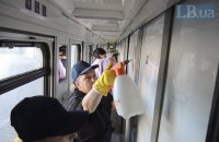 "Укрзализныця" презентовала новые технологии уборки поездов