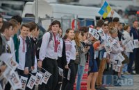 В Киеве в День вышиванки создали "живую цепь" единства