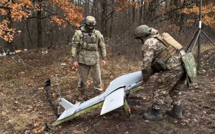 Окупанти замінюють дорогі дрони на дешеві «Молнії», аби виснажити український захист
