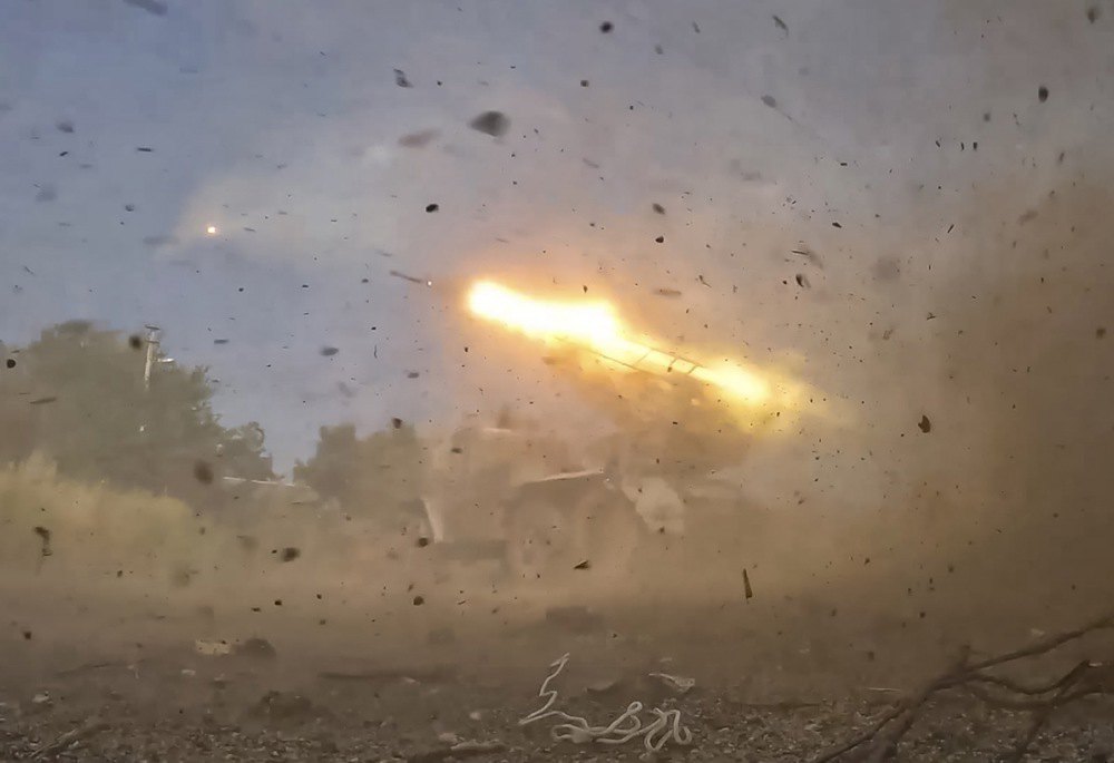 Самохідна реактивна система залпового вогню «Град» армії РФ