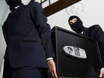 В Киеве из госучреждения украли сейф с документами