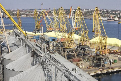 Международный зернотрейдер "Кернел" и АМПУ инвестируют в Черноморский порт более 100 млн. дол. 
