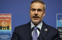 Глава МЗС Туреччини відвідає Україну