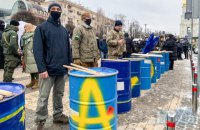 Под Печерским судом в Киеве собирается митинг в поддержку Порошенко