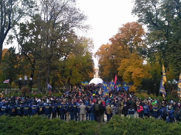 13 тысяч националистов провели "Марш УПА" в центре Киева 15