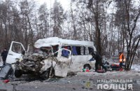 Під Черніговом маршрутка зіткнулася з вантажівкою, загинуло 13 людей (оновлено)