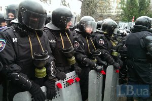 Администрацию президента пикетируют 600 "майдановцев" 