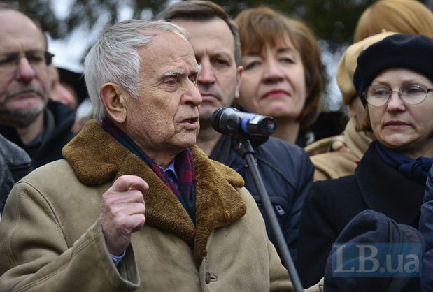 Дмитро Павличко