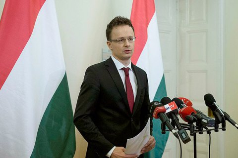 Венгрия пообещала "больно ударить по будущему Украины" в ответ на подписание закона "Об образовании"