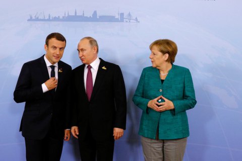 Стало известно, о чем Меркель и Макрон разговаривали с посланниками Путина