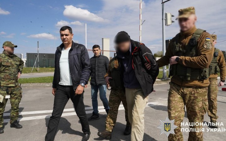 Українські правоохоронці передали Азербайджану бойовика, який воював за РФ