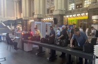 На Центральному залізничному вокзалі Києва встановили металошукачі для перевірки пасажирів та багажу