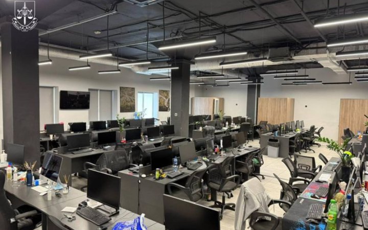 У Дніпрі викрили п’ять шахрайських кол-центрів