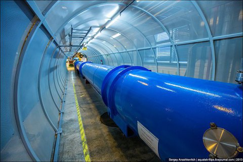 В Швейцарии на два года остановили Большой адронный коллайдер
