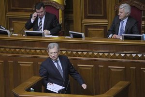 Янукович пригрозил "опустить топор" на голову министра финансов