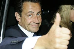 Саркози и Обама отпраздновали в Канне окончание операции в Ливии