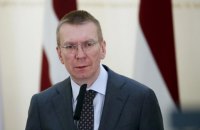 Європейських лідерів не повинен стримувати страх спровокувати Путіна, – очільник МЗС Латвії