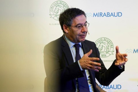 Президента "Барселоны" подозревают в коррупции