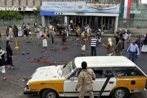 Під час вибуху замінованого авто в Ємені загинули п'ятеро військових