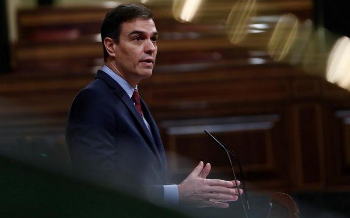 Испанский премьер сообщил об отправке 200 тонн боеприпасов Украине