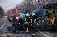 На Львівщині зіткнулись автобус і вантажівка, дві людини загинули, ще двоє постраждали