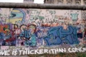 В Киеве установят фрагмент Берлинской стены