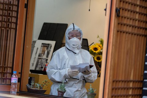 Южная Корея решила снять часть ограничений, введенных из-за коронавируса