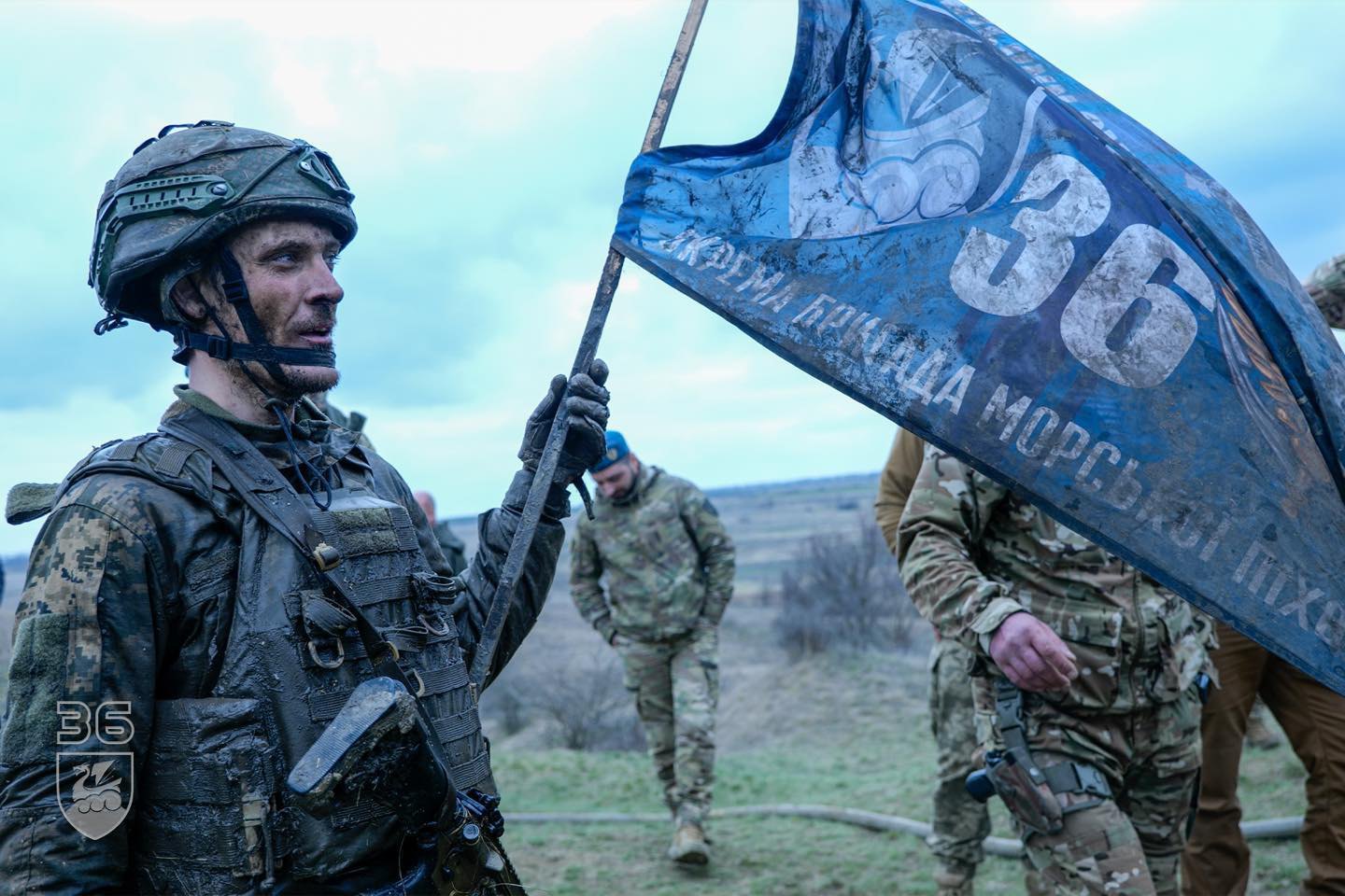 Морпіхи 36 окрема бригада морської піхоти під час подолання смуги перешкод