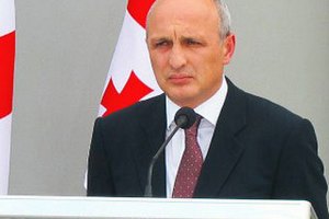 Новый премьер Грузии раздаст населению по 600 долларов