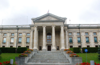 У Варшаві будівлю школи при посольстві РФ вилучають у власність держави
