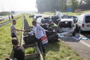 ​В Нидерландах произошло ДТП с участием 150 автомобилей: 2 погибших